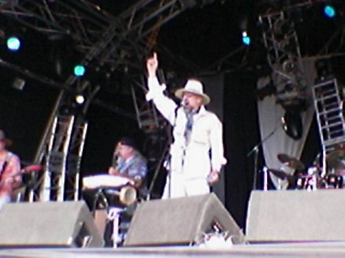 魔术队住在格拉斯顿伯里2004年